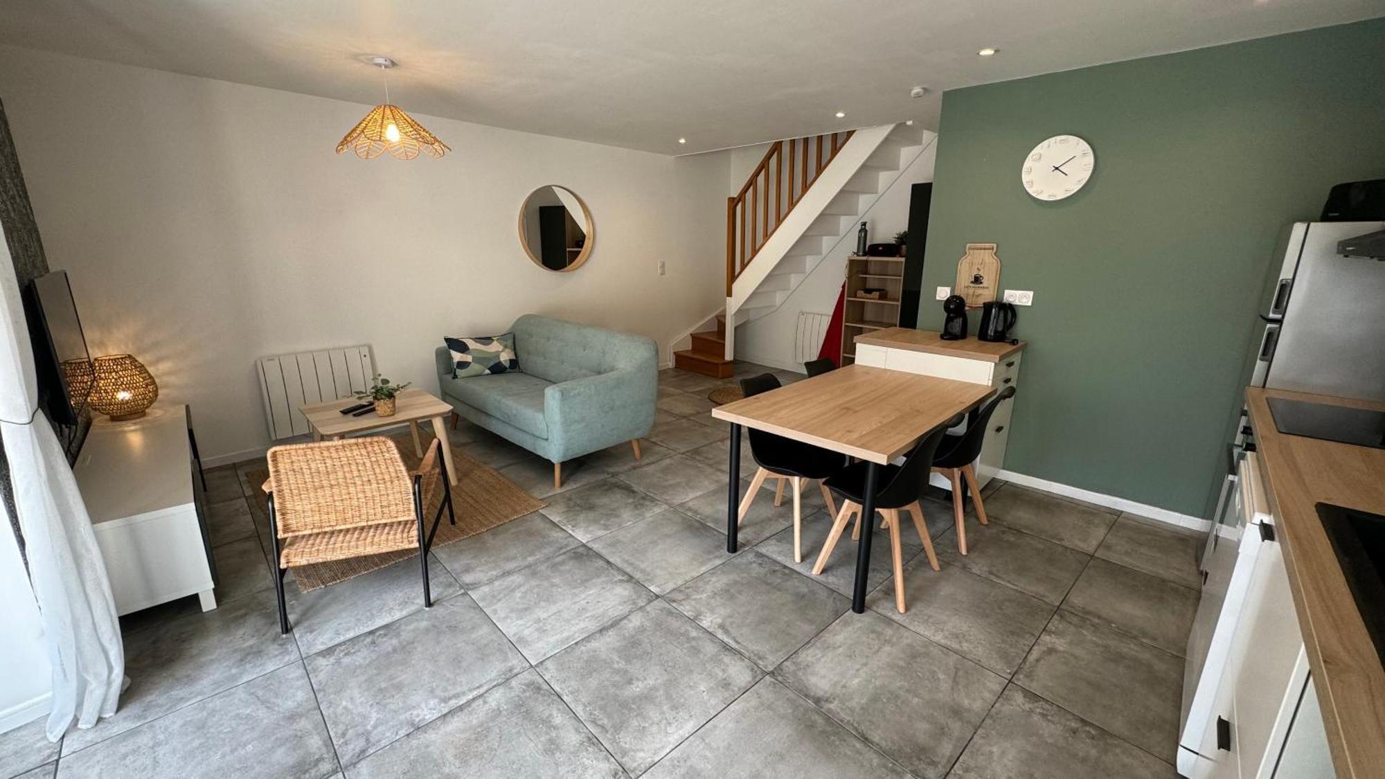 Petite Maison En Pierre Au Pied De La Voie Verte Ploërmel Kültér fotó